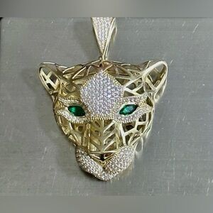 💎 10K GOLD PANTHER W Cz HEAD WITH GREEN EYES PENDANT 13.7 GRAMS. SIZE 2 INCHES